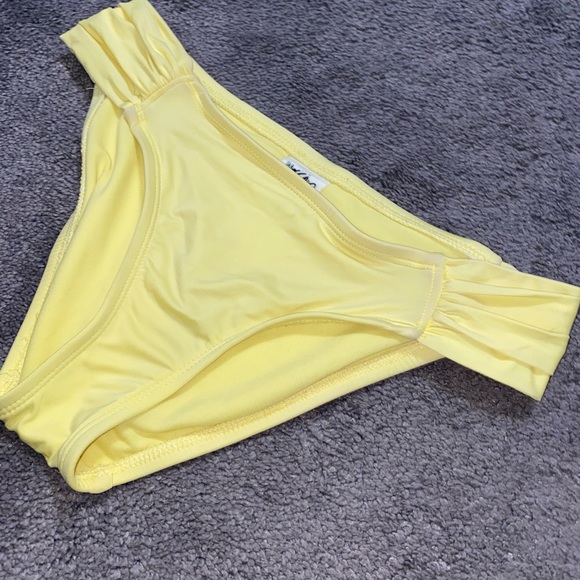 Strapless bikini - Picture 3 of 3